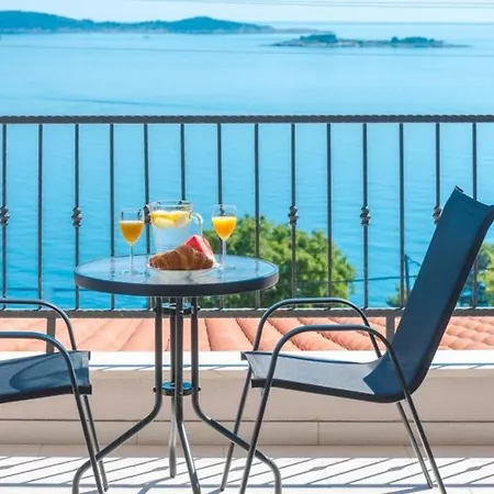Made 4u - Comfort One Bedroom With Balcony And Sea... *