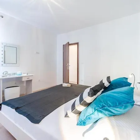 Made 4u - Comfort One Bedroom With Balcony And Sea... * Mlini