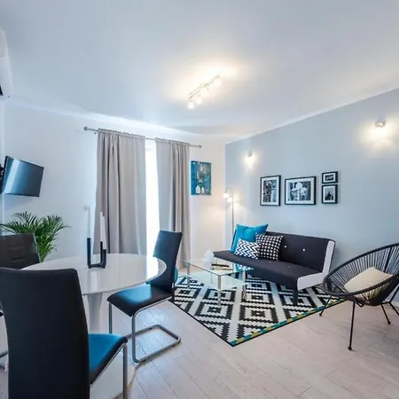 Made 4u - Comfort One Bedroom With Balcony And Sea...