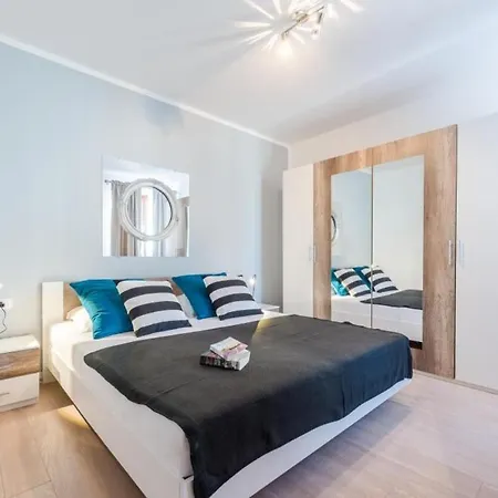 Made 4u - Comfort One Bedroom With Balcony And Sea... *