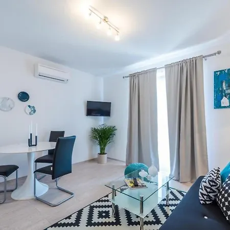 Apartmán Made 4u - Comfort One Bedroom With Balcony And Sea... Mlini