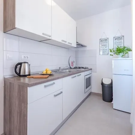 Made 4u - Comfort One Bedroom With Balcony And Sea... *