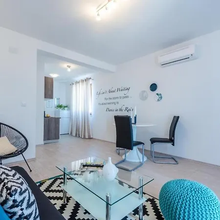 Made 4u - Comfort One Bedroom With Balcony And Sea... * Mlini